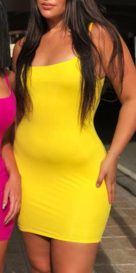 Vestido de alças finas simples